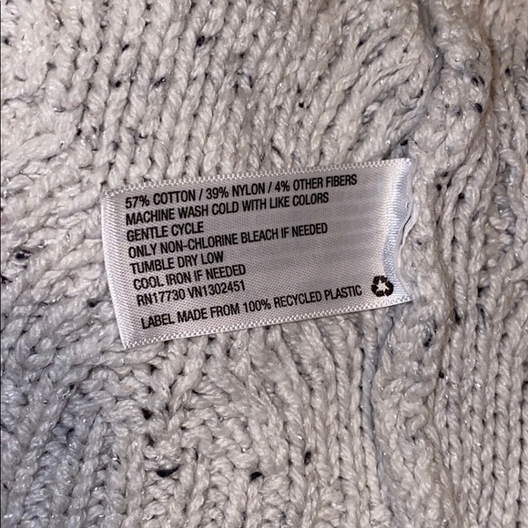 SOLD Universal Thread Cardigan - Picture 6 of 6